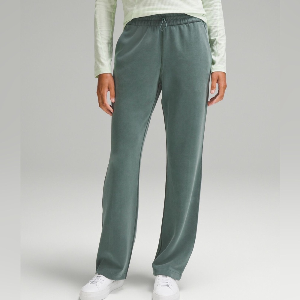 Green lululemon softstream pants NWOT